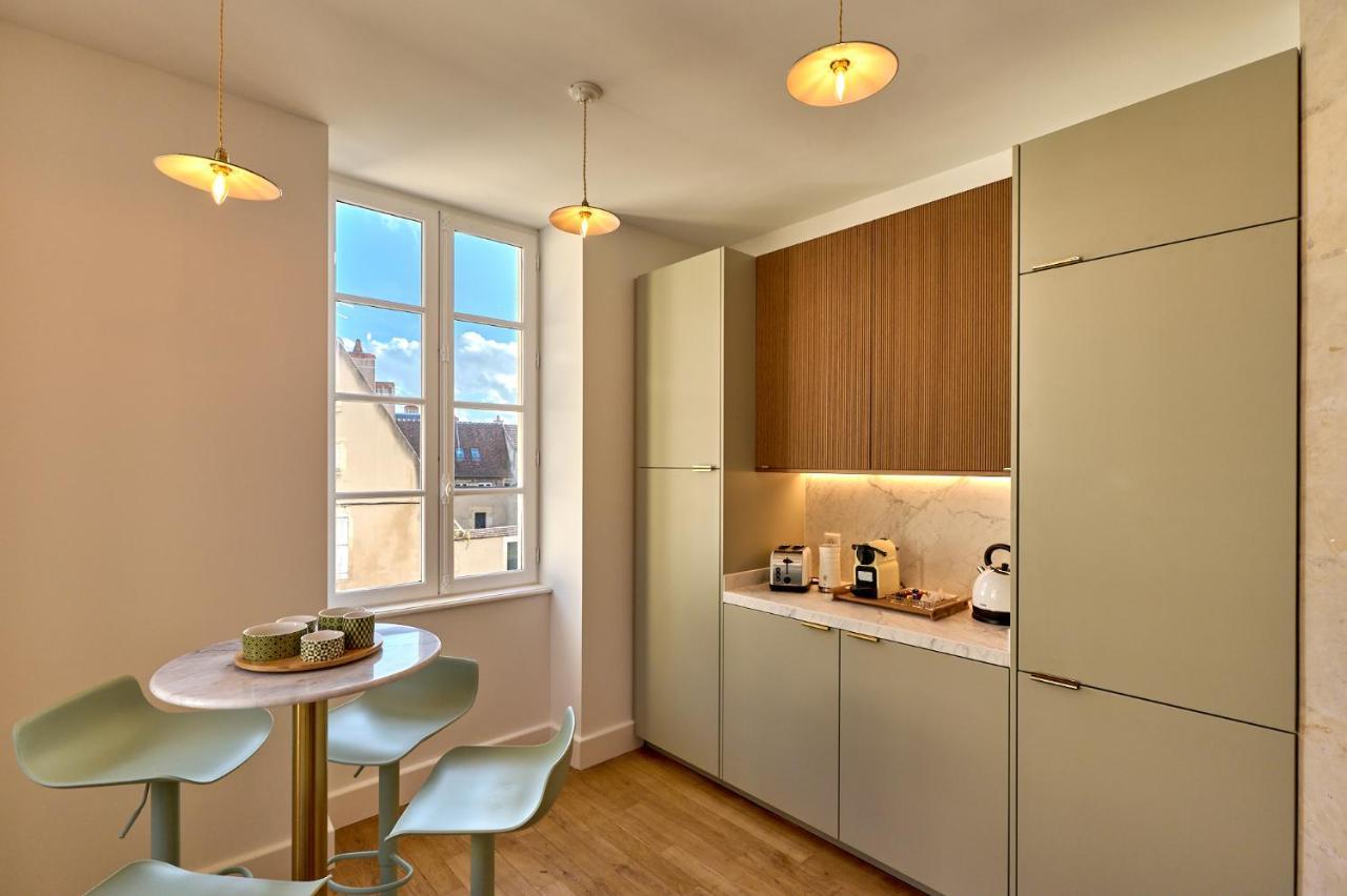 נבר Appartement Montagnon - Les Suites Du Palais - Classe 4 Etoiles, Parking Prive, Vue Cathedrale, 3 Chambres, Primo C0Nciergerie מראה חיצוני תמונה