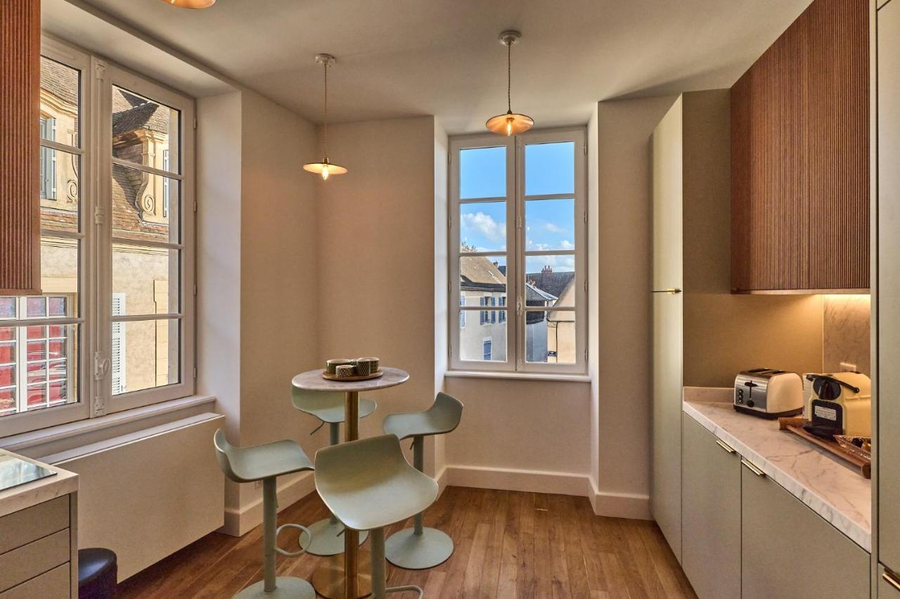 נבר Appartement Montagnon - Les Suites Du Palais - Classe 4 Etoiles, Parking Prive, Vue Cathedrale, 3 Chambres, Primo C0Nciergerie מראה חיצוני תמונה