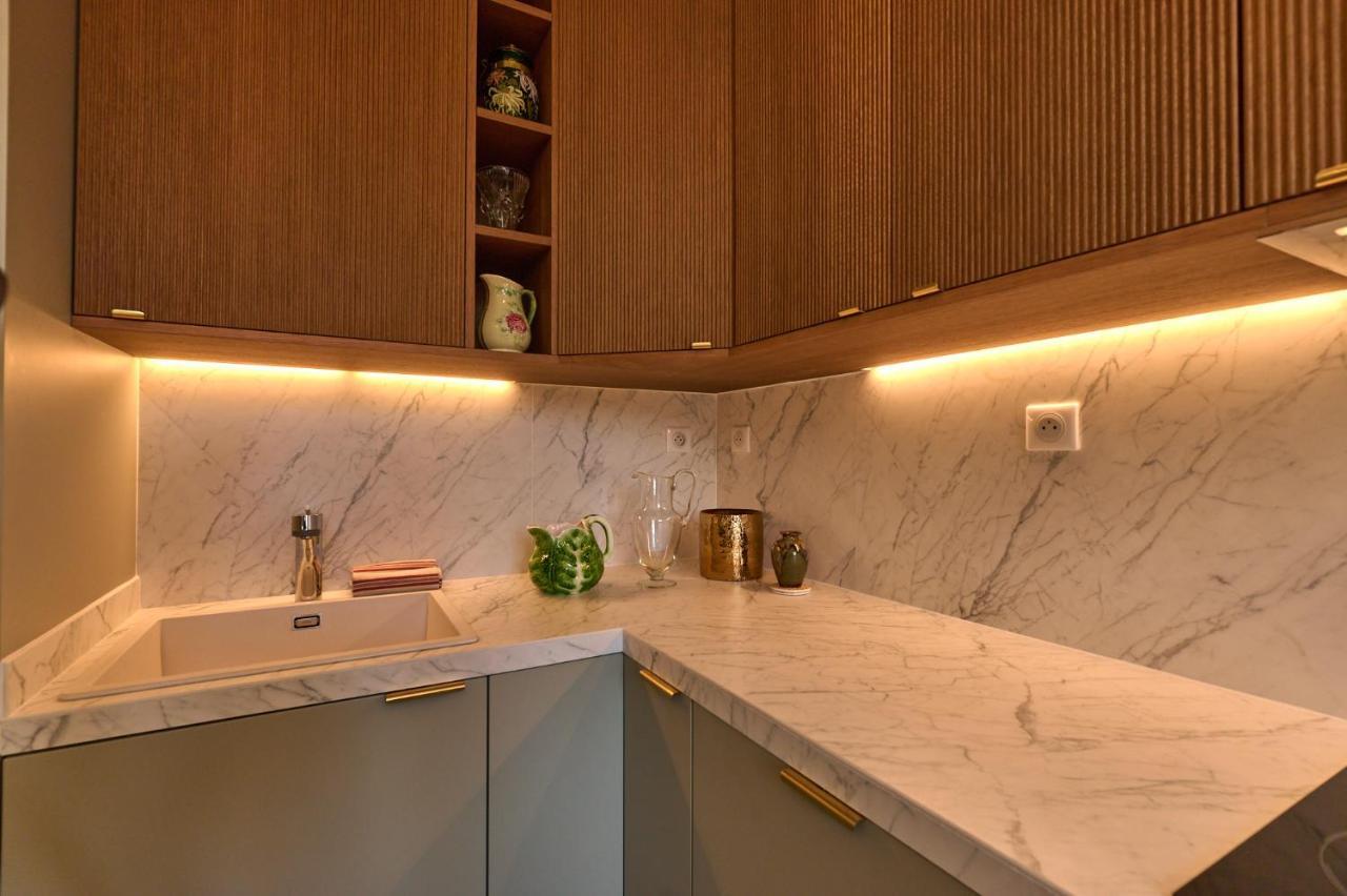 נבר Appartement Montagnon - Les Suites Du Palais - Classe 4 Etoiles, Parking Prive, Vue Cathedrale, 3 Chambres, Primo C0Nciergerie מראה חיצוני תמונה